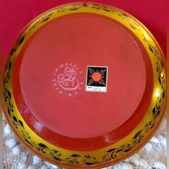Vntg Russian "Khokhloma" Wooden, Red, Gold and Black, Signed, Hand Painted Bowl - Picture 4 of 10